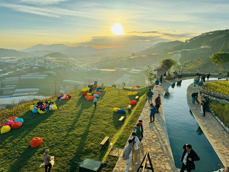 Nơi được mệnh danh là 'tiểu Paris của Việt Nam' có lượt tìm kiếm nhiều nhất trên Google 2025 - ảnh 4