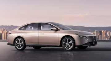 Mẫu sedan hybrid hạng D giá chỉ 372 triệu sẽ ra mắt 8/12: Nội thất cao cấp với ghế mát-xa, cốp rộng và 7 túi khí, là đối thủ mới của Toyota Camry