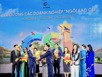 Tập đoàn Bảo Việt nhận danh hiệu Ngôi sao CSI, 10 năm liên tiếp được vinh danh Top 10 Doanh nghiệp bền vững nhất Việt Nam