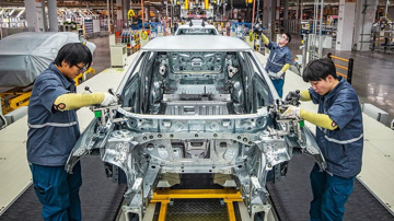 Quyền lực đã đổi chiều: Trung Quốc dạy lại Volkswagen, Ford và Toyota cách làm xe điện?