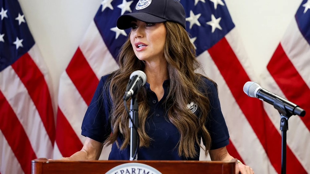 Hơn 30 quốc gia bị cấm nhập cảnh vào Mỹ, chuyện gì đây? - ảnh 1