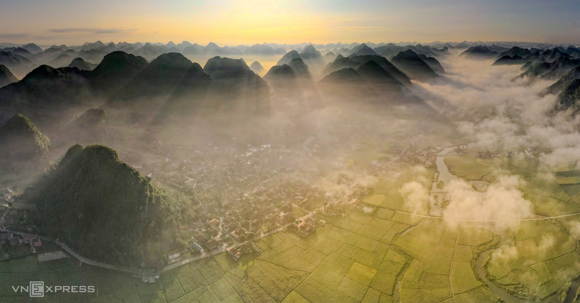 Ngôi làng trong 'thung lũng vàng' Việt Nam được thế giới lựa chọn: 450 ngôi nhà cổ giống hệt nhau cùng quay về một hướng- Ảnh 6.