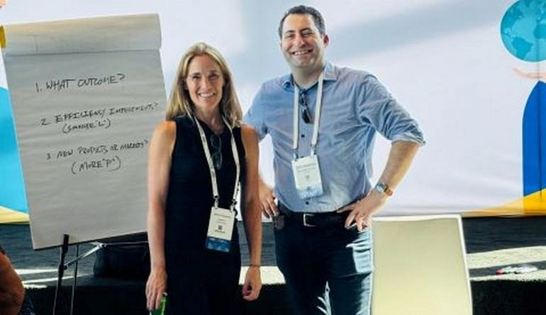 Bạn thân cho vay 1.000 USD để không phải bỏ học, vợ cũ Jeff Bezos đã trả ơn bằng cách này - ảnh 2