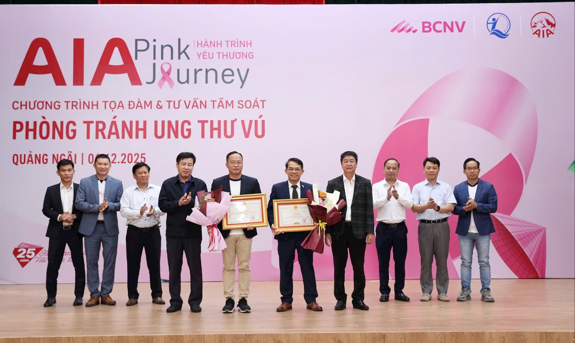 AIA Jouney QN_Trao Bang khen