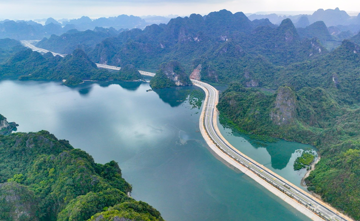 Hầm xuyên núi gần 250 tỷ từng lớn nhất miền Bắc, được thiết kế đặc biệt tạo trục nối liền 2 di sản