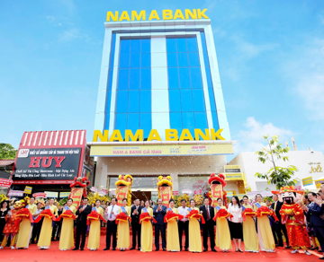 Nam A Bank thông báo dừng toàn bộ giao dịch rút, chuyển tiền đối với các tài khoản sau