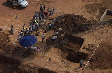 Phong tỏa khẩn cấp công trường xây dựng, khai quật ‘kho báu’ trị giá 11.000 tỷ, chứa hơn 300 trang sức vàng bạc dưới hố sâu 2m