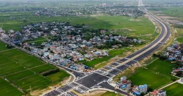 Sắp khánh thành tuyến đường ven biển 6.400 tỷ, rút ngắn thời gian di chuyển Nam Định - Lạc Quần chỉ còn 25 phút