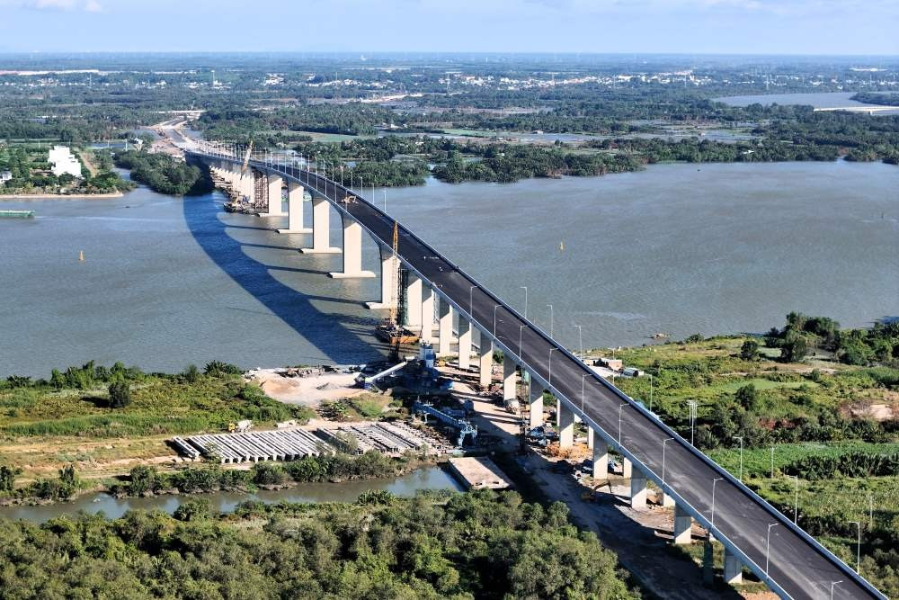 Sắp bàn giao cầu gần 7.000 tỷ lớn nhất tuyến vành đai chiến lược, kết nối 2 tỉnh thành giàu nhất Việt Nam- Ảnh 2. Sắp bàn giao cầu gần 7.000 tỷ lớn nhất tuyến vành đai chiến lược, kết nối 2 tỉnh thành giàu nhất Việt Nam- Ảnh 2.