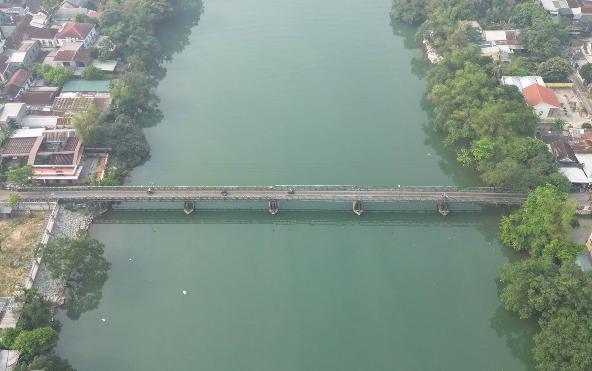 Thành phố trẻ nhất Việt Nam dự kiến làm cây cầu 2.200 tỷ bắc qua dòng sông biểu tượng- Ảnh 1. Thành phố trẻ nhất Việt Nam dự kiến làm cây cầu 2.200 tỷ bắc qua dòng sông biểu tượng- Ảnh 1.