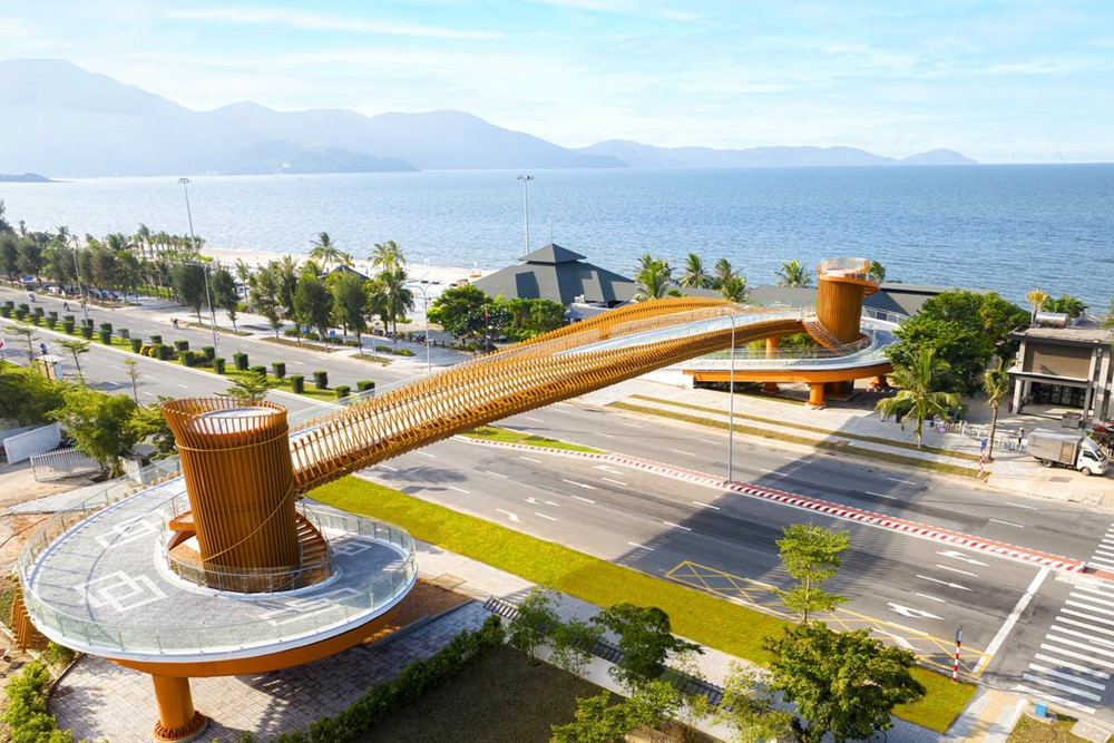 Cây cầu bộ hành trên cao 42 tỷ mang kiến trúc Nhật Bản, nằm ở thành phố đáng sống nhất Việt Nam - ảnh 1