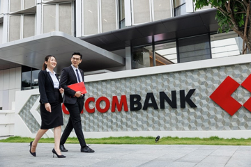 Từ 1/1/2026: Techcombank sẽ ngừng toàn bộ giao dịch tài khoản, thẻ với khách hàng sau