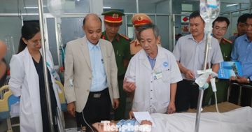 Vụ tai nạn 11 người thương vong: Bệnh viện kích hoạt quy trình báo động đỏ cứu nạn nhân