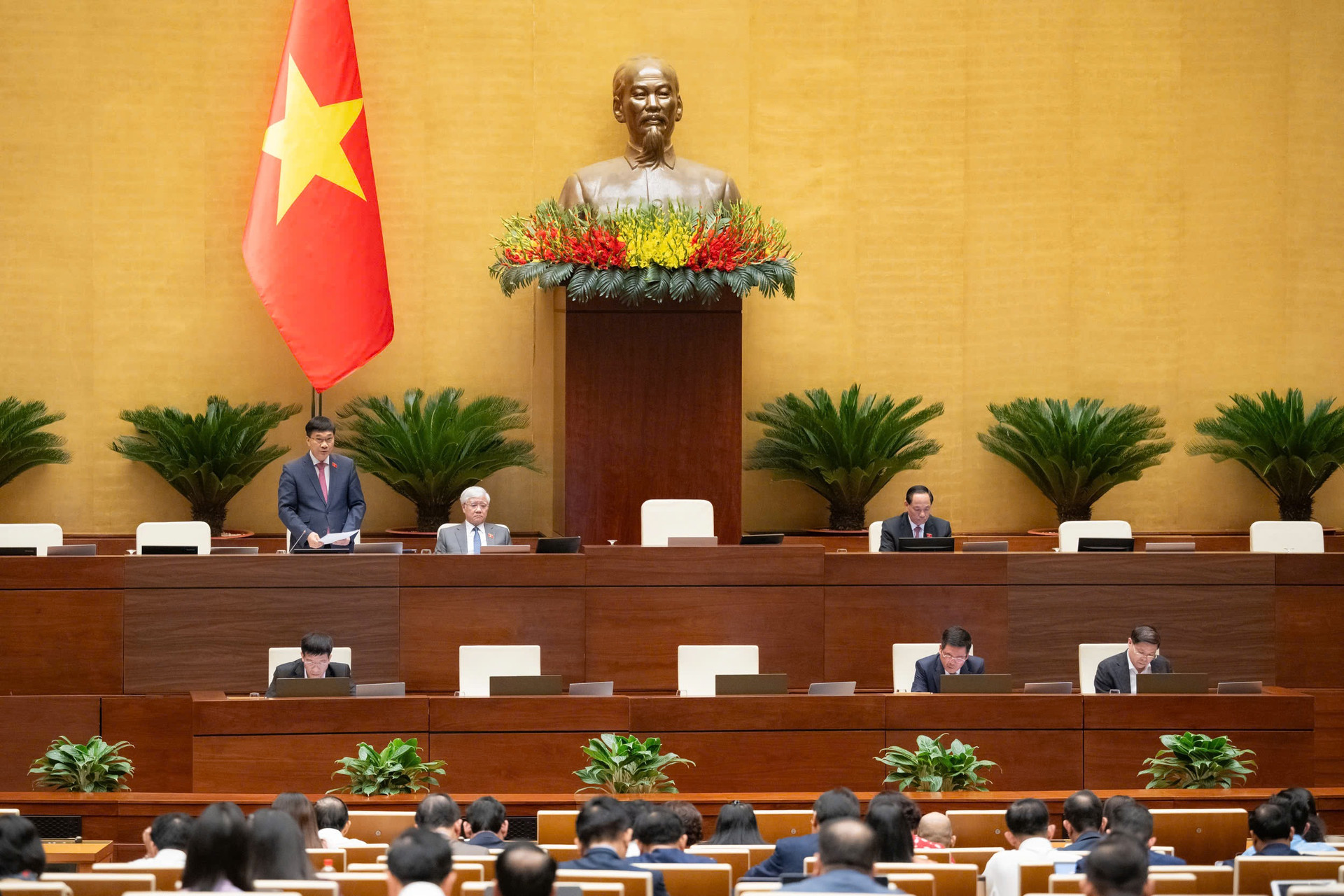 Tuyến cao tốc chiến lược gần 24.000 tỷ kết nối Việt Nam và nước bạn Lào nhận được sự đồng thuận cao từ ĐBQH- Ảnh 1.