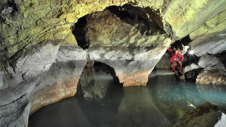 Ph&aacute;t hiện hồ chứa 8.300m3 nước n&oacute;ng gi&agrave;u kho&aacute;ng chất nằm s&acirc;u 127m dưới l&ograve;ng đất - ảnh 4