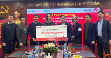 Người đàn ông ở TPHCM trúng độc đắc gần 153 tỷ đồng