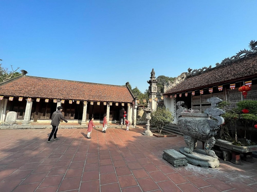 Ng&ocirc;i ch&ugrave;a cổ rộng 10ha mang t&ecirc;n độc lạ, được mệnh danh 'đệ nhất vắng kh&aacute;ch', gồm gần 40 gian nh&agrave; lớn nhỏ - ảnh 5