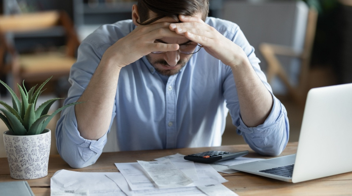 Vượt qua nỗi sợ t&agrave;i ch&iacute;nh: 5 b&iacute; quyết gi&uacute;p bạn kiểm so&aacute;t tiền bạc hiệu quả