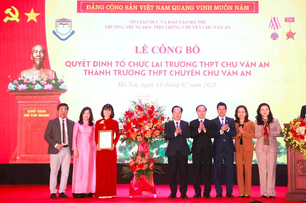 Ch&iacute;nh thức từ 13/2, ng&ocirc;i trường gần 120 năm tuổi tại 'đất v&agrave;ng' H&agrave; Nội trở th&agrave;nh trường chuy&ecirc;n - ảnh 1