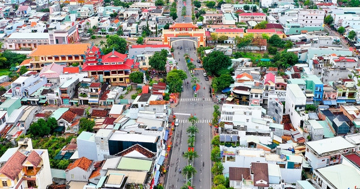 Thị xã trực thuộc tỉnh có đường bờ biển đẹp bậc nhất Việt Nam sắp lên thành phố, quy mô hơn 200.000 người