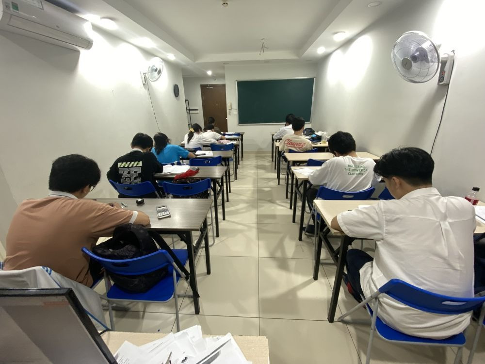 Từ b&acirc;y giờ, c&oacute; được dạy th&ecirc;m tại căn hộ chung cư hay nh&agrave; tập thể kh&ocirc;ng?- Ảnh 1.