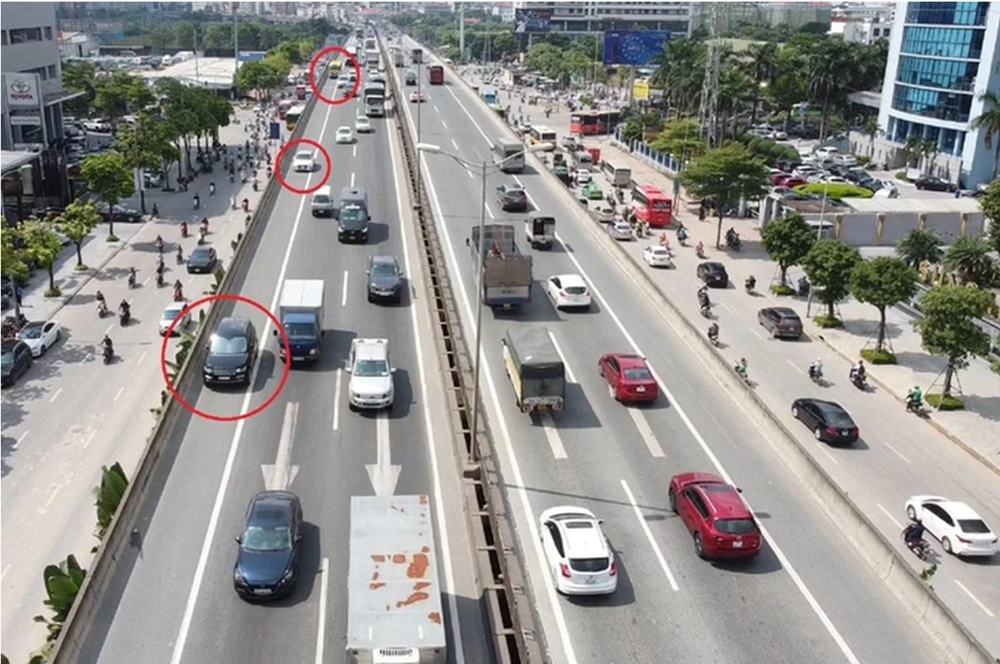 Xe chạy v&agrave;o l&agrave;n khẩn cấp c&oacute; thể bị phạt đến 22 triệu đồng - ảnh 2