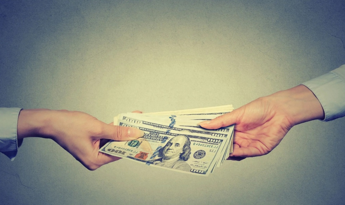 Tận hưởng tuổi trẻ hay tiết kiệm cho tuổi gi&agrave;: Đ&acirc;u l&agrave; quyết định kh&ocirc;n ngoan?
