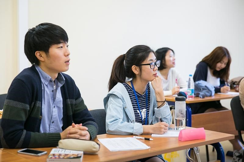 Trước 11/4, 1.000 cơ hội cho HSSV Việt Nam lấy học bổng 'v&agrave;ng' Ch&iacute;nh phủ Li&ecirc;n Bang Nga: Miễn học ph&iacute;, hỗ trợ h&agrave;ng th&aacute;ng v&agrave; bố tr&iacute; chỗ ở - ảnh 1
