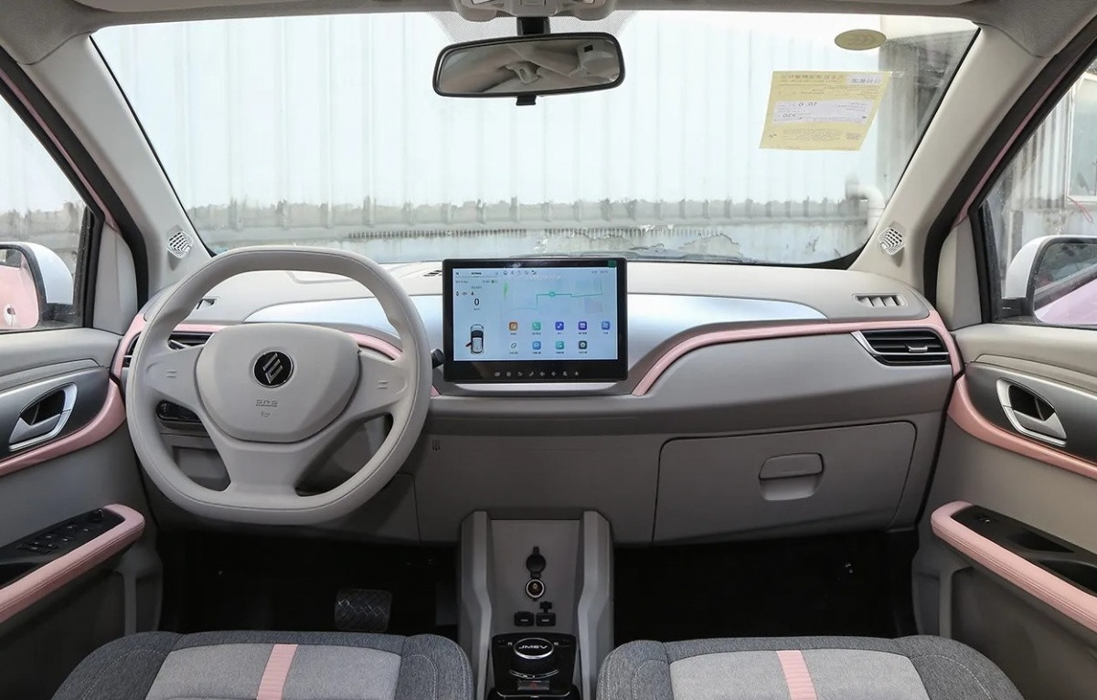 Hyundai Grand i10 hết 'l&agrave;m mưa l&agrave;m gi&oacute;' khi mẫu xe n&agrave;y 'ch&agrave;o s&acirc;n': Thiết kế &lsquo;y&ecirc;u hơn bao giờ hết&rsquo;, gi&aacute; chỉ 220 triệu đồng
