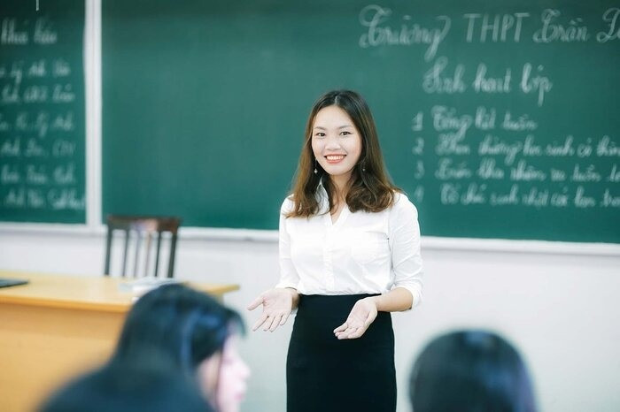 Từ 2025: Sinh vi&ecirc;n ng&agrave;nh Sư phạm kh&ocirc;ng được miễn học ph&iacute;, chỉ được nhận khoản tiền n&agrave;y