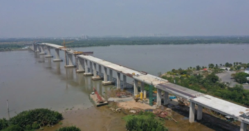 Hơn 2 tháng nữa, cây cầu lớn nhất đường Vành đai 3 TP. HCM sẽ hoàn thành