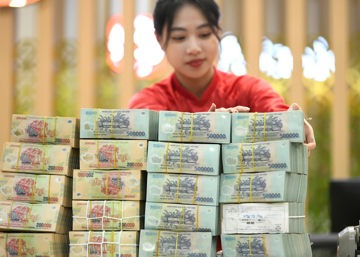 Lo ngại 'đánh thuế' thu nhập cá nhân từ tiền lãi gửi tiết kiệm