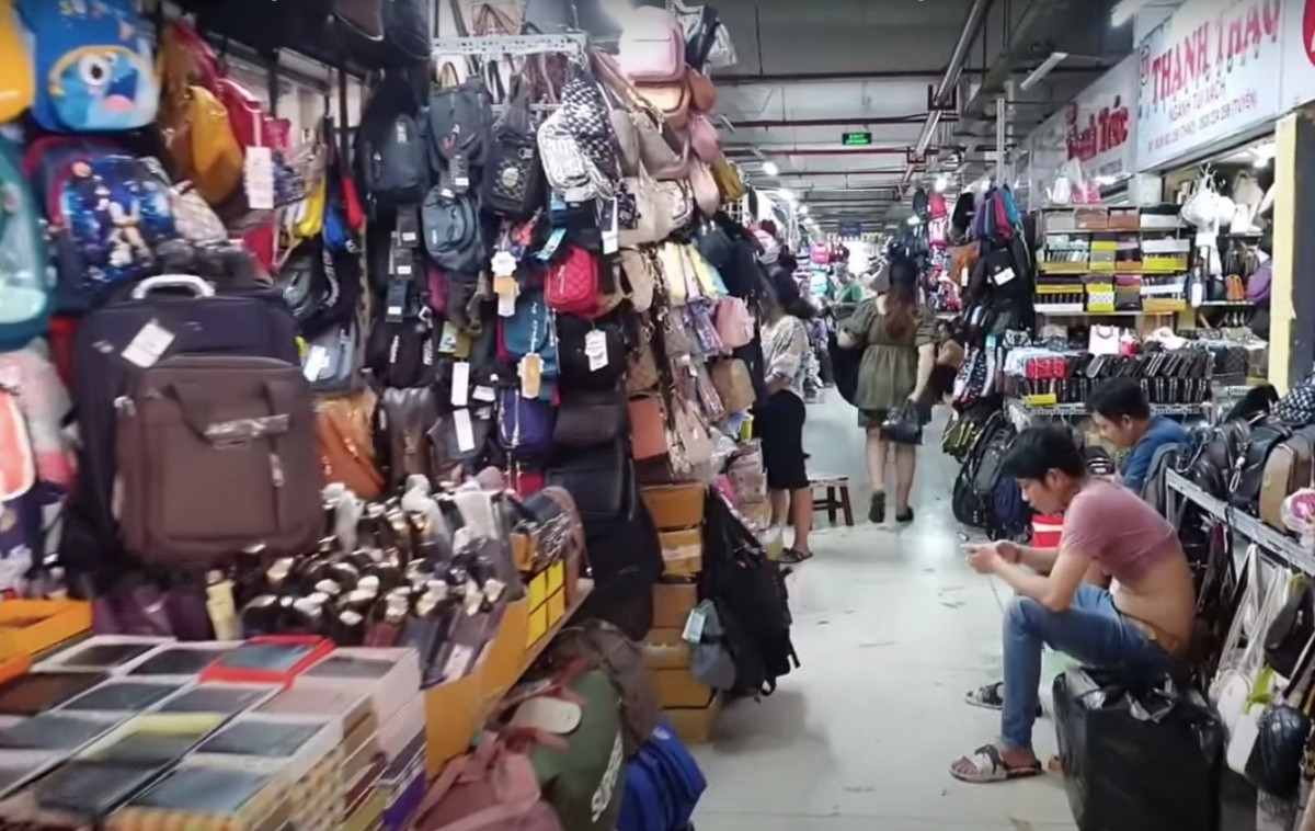 Sau Tết, doanh nghiệp v&agrave; tiểu thương quay quắt trước cảnh tượng n&agrave;y