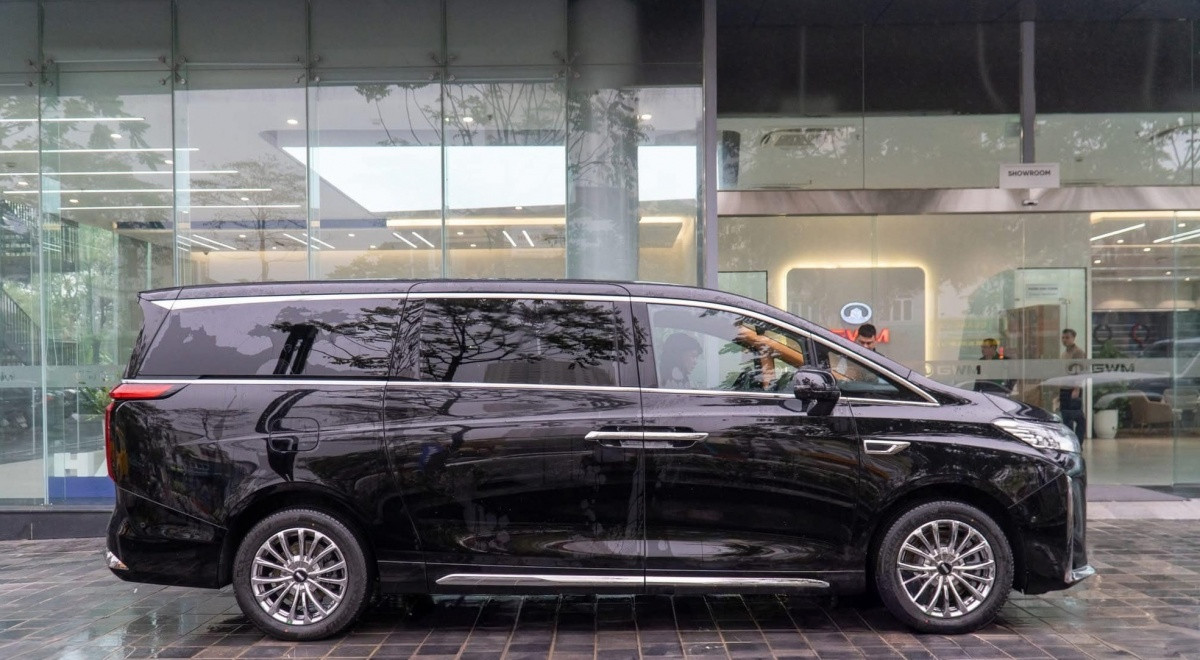 Xe Trung Quốc đổ bộ showroom Việt, mẫu SUV &lsquo;bệ vệ&rsquo; như Land Cruiser nhưng gi&aacute; chỉ 2,1 tỷ đồng