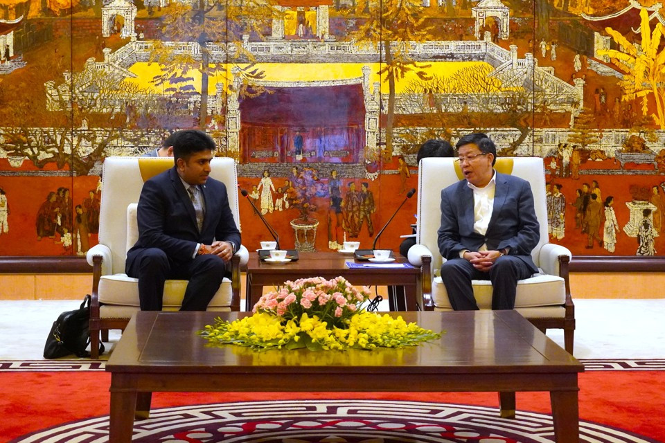 Ph&oacute; Chủ tịch UBND Th&agrave;nh phố Dương Đức Tuấn tiếp Đo&agrave;n c&ocirc;ng t&aacute;c của Tập đo&agrave;n Larsen & Toubro, Ấn Độ. Nguồn ảnh: Cổng th&ocirc;ng tin điện tử Th&agrave;nh phố H&agrave; Nội