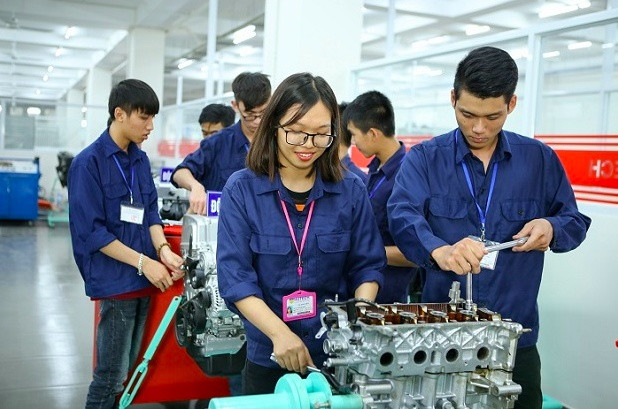 Điểm mặt những nghề 'h&aacute;i ra tiền' năm 2025, lương cao ch&oacute;t v&oacute;t nhưng vẫn &lsquo;kh&aacute;t&rsquo; nh&acirc;n lực
