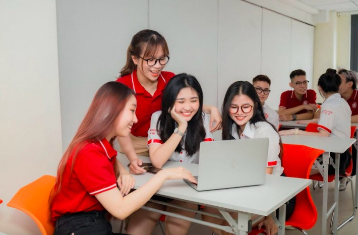 Điểm mặt những nghề 'h&aacute;i ra tiền' năm 2025, lương cao ch&oacute;t v&oacute;t nhưng vẫn &lsquo;kh&aacute;t&rsquo; nh&acirc;n lực