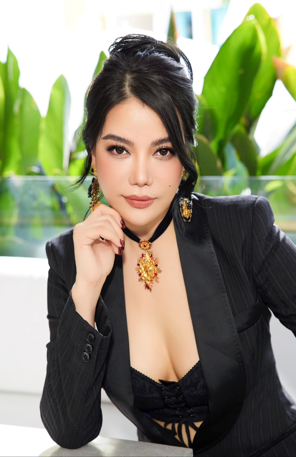 &lsquo;Đả nữ m&agrave;n ảnh Việt&rsquo; từng g&acirc;y x&ocirc;n xao v&igrave; b&agrave;i đăng đ&ograve;i nợ 24 tỷ đồng, vướng tin đồn chia tay t&igrave;nh trẻ k&eacute;m chục tuổi - ảnh 4