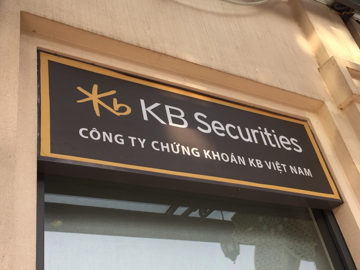 Chứng khoán KB Việt Nam (KBSC) bị phạt nặng do vi phạm quy định nhận lệnh và che dấu bản án
