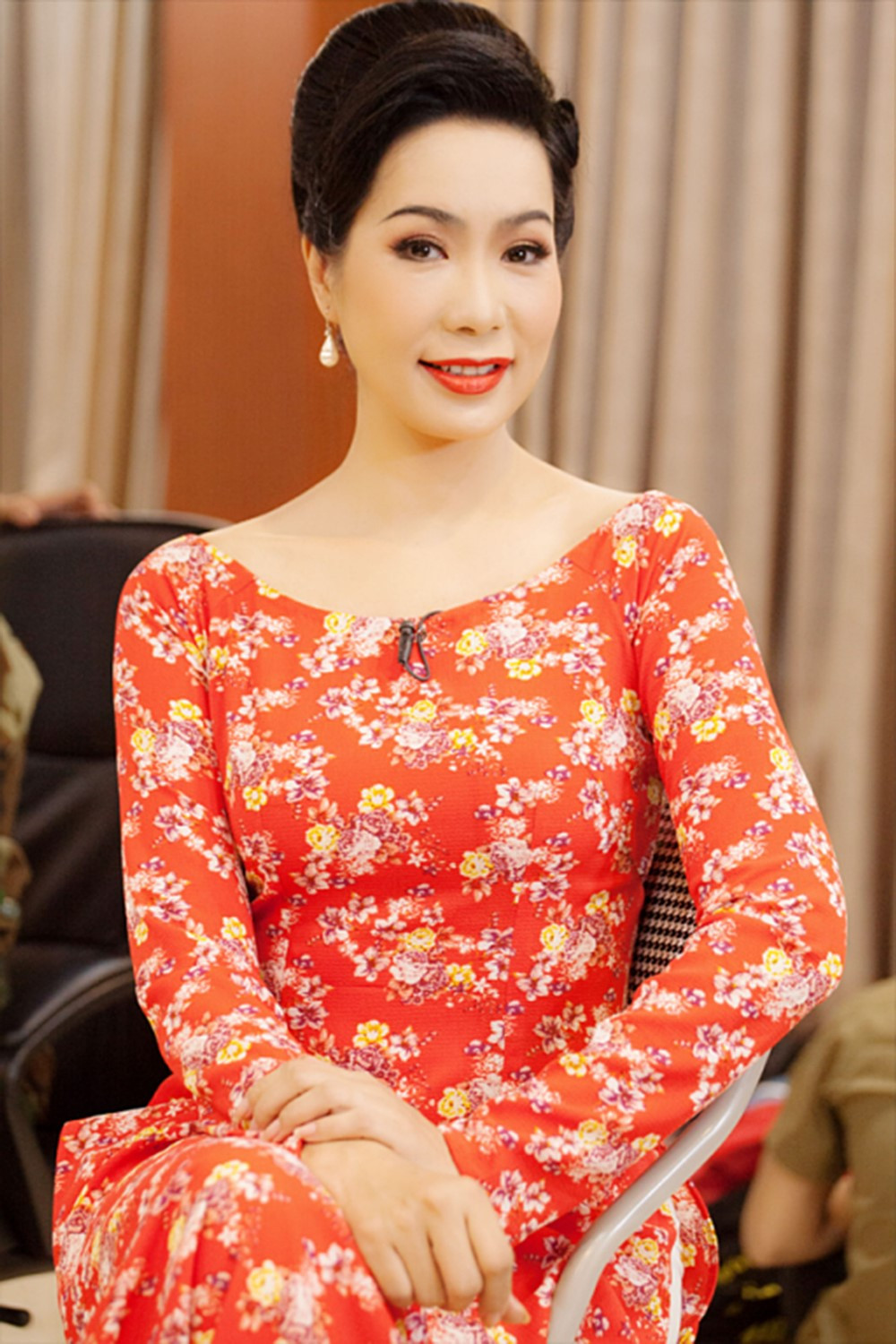 Á hậu Việt Nam đầu tiên được phong NSND, là Phó Chủ tịch Hội sân khấu, lấy chồng đại gia ngành nhựa, U60 có biệt thự 10 tỷ - ảnh 1