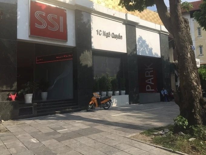 Doanh nghiệp chứng khoán lâu đời tại Việt Nam chi trăm tỷ mua trọn tòa nhà 19 tầng, khẳng định: ‘Không có chủ trương kinh doanh bất động sản’- Ảnh 2. Doanh nghiệp chứng khoán lâu đời tại Việt Nam chi trăm tỷ mua trọn tòa nhà 19 tầng, khẳng định: ‘Không có chủ trương kinh doanh bất động sản’- Ảnh 2.