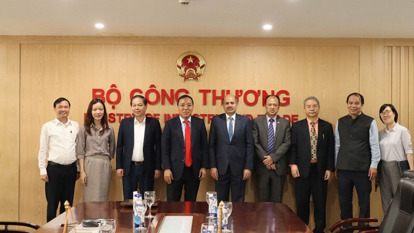 Việt Nam sẵn s&agrave;ng lựa chọn Ấn Độ thực hiện dự &aacute;n năng lượng hạt nh&acirc;n nếu đ&aacute;p ứng điều kiện sau