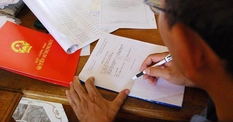 Theo Luật mới nhất, sau khi sáp nhập tỉnh thành, người dân được dùng giấy tờ cũ trong bao lâu?- Ảnh 1.
