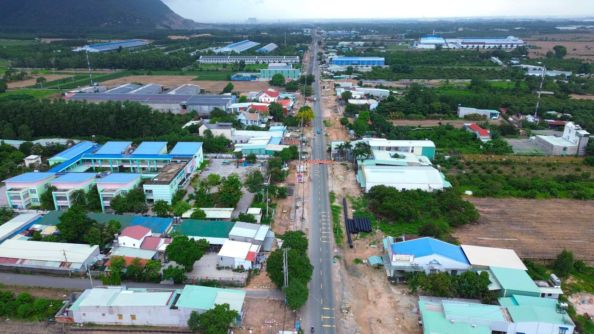 Diện mạo tuyến đường tỉnh kết nối cao tốc Biên Hoà - Vũng Tàu được mở rộng gấp 5 lần, đón một siêu đô thị 1,4 triệu dân - Ảnh 1. Diện mạo tuyến đường tỉnh kết nối cao tốc Biên Hoà - Vũng Tàu được mở rộng gấp 5 lần, đón một siêu đô thị 1,4 triệu dân - Ảnh 1.