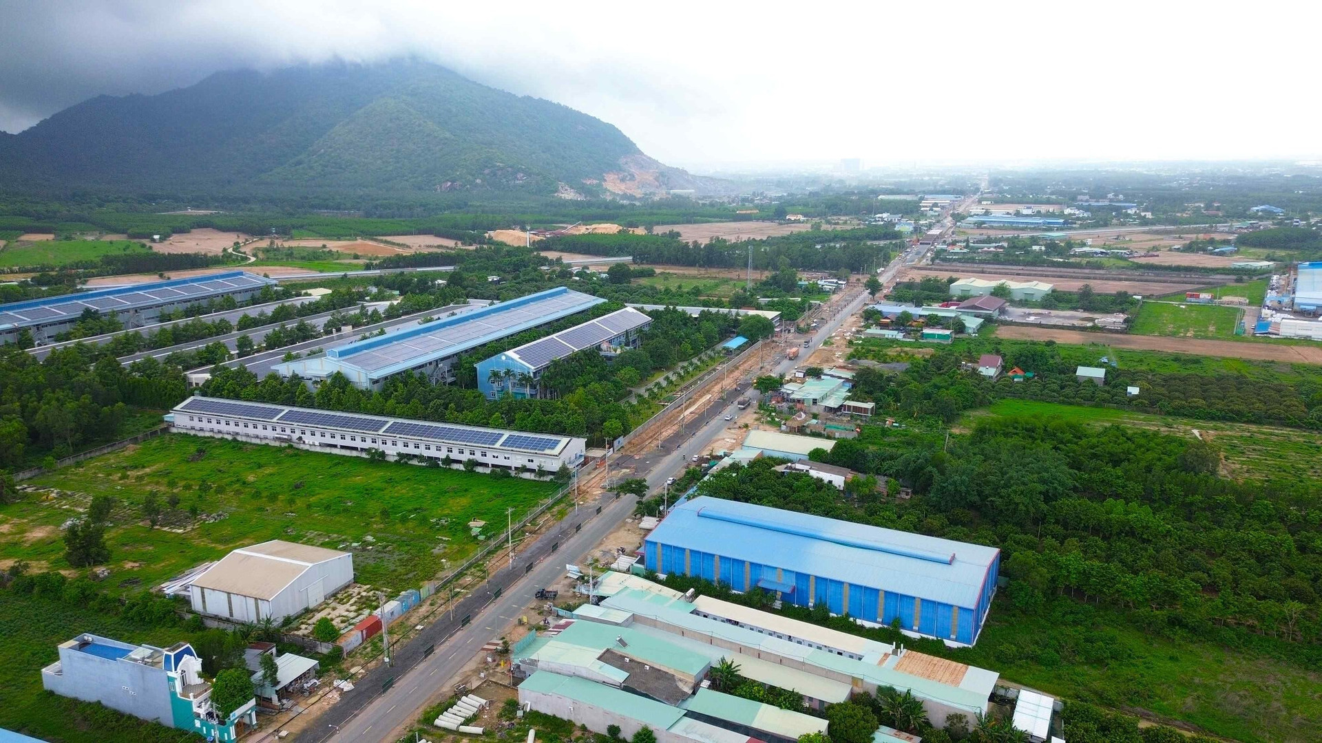 Diện mạo tuyến đường tỉnh kết nối cao tốc Biên Hoà - Vũng Tàu được mở rộng gấp 5 lần, đón một siêu đô thị 1,4 triệu dân - Ảnh 3. Diện mạo tuyến đường tỉnh kết nối cao tốc Biên Hoà - Vũng Tàu được mở rộng gấp 5 lần, đón một siêu đô thị 1,4 triệu dân - Ảnh 3.