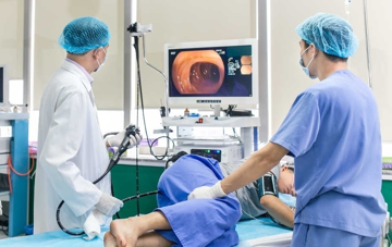 Bác sĩ bệnh viện Bạch Mai cảnh báo loại ung thư đang trở thành ‘cơn ác mộng’ tại Việt Nam vì gia tăng chóng mặt, ngày càng trẻ hóa
