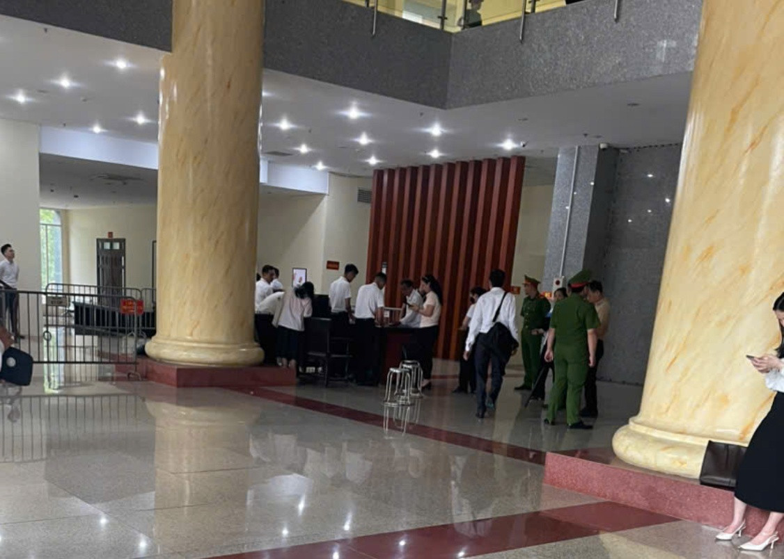 Sáng nay, 17/6, chính thức xét xử phúc thẩm vụ án liên quan cựu Chủ tịch <a style='text-decoration: none;' href='/FLC'>FLC</a> Trịnh Văn Quyết