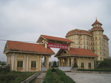 Một trường đại học bất ngờ bị đình chỉ toàn bộ hoạt động đào tạo