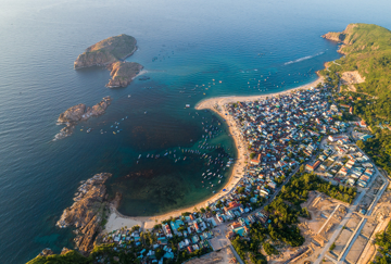 Tỉnh có hơn 130 km đường bờ biển, được mệnh danh là 'thiên đường biển đảo' của Việt Nam, thu 16.000 tỷ đồng