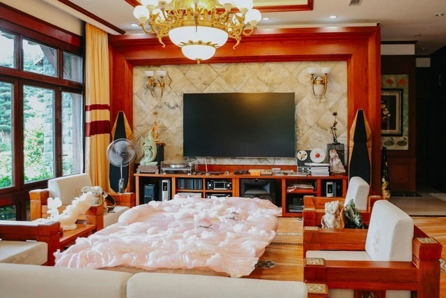 Lãnh đạo <a style='text-decoration: none;' href='/FPT'>FPT</a> sở hữu biệt thự rộng 3.000m2: Sân vườn là ‘rừng cổ thụ’ trăm tuổi cùng bộ sưu tập đá quý cực giá trị- Ảnh 5. Lãnh đạo <a style='text-decoration: none;' href='/FPT'>FPT</a> sở hữu biệt thự rộng 3.000m2: Sân vườn là ‘rừng cổ thụ’ trăm tuổi cùng bộ sưu tập đá quý cực giá trị- Ảnh 5.